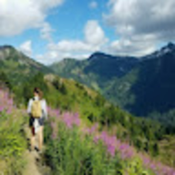 Meet your Posher, Mallory - Picture 1 of 1